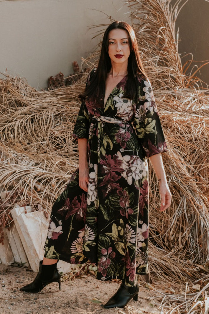 Made from a soft printed poly moroccan fabric, the Anneen Henze Esme Dress will flow with you into our AW24 season. Featuring a mandarin collar with buttons, frill bottom and soft blouson sleeves finished with elasticated hems. The style can be worn loose and relaxed or taken in at the waist with the self fabric belt.