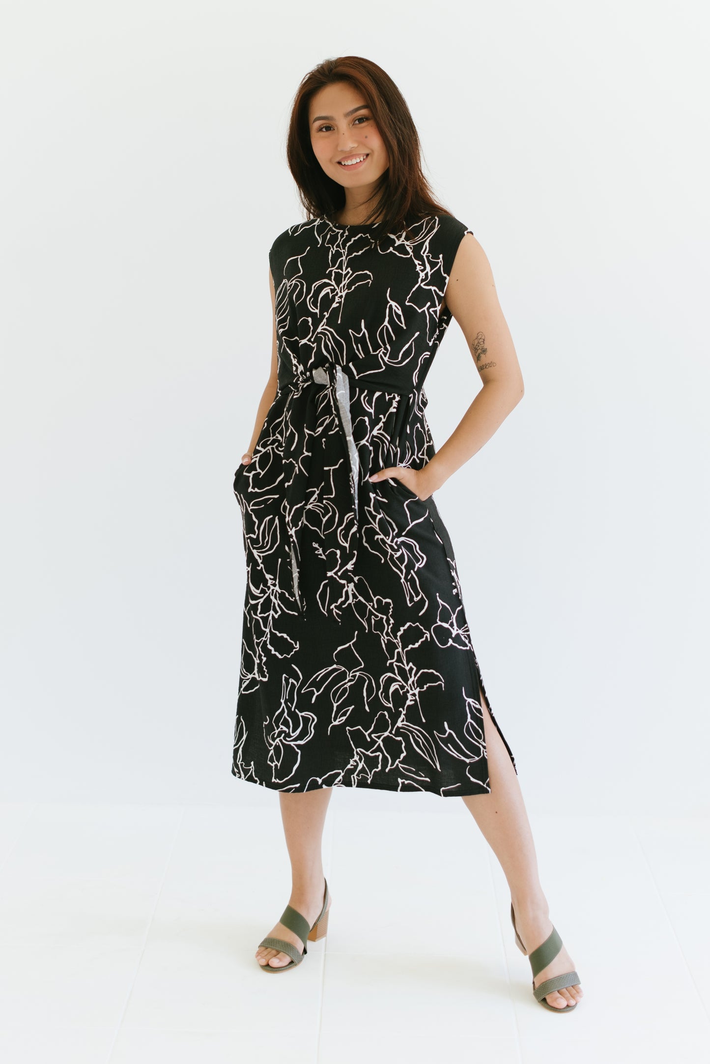 The Everyday Linen Dress - Monochrome Floral Print